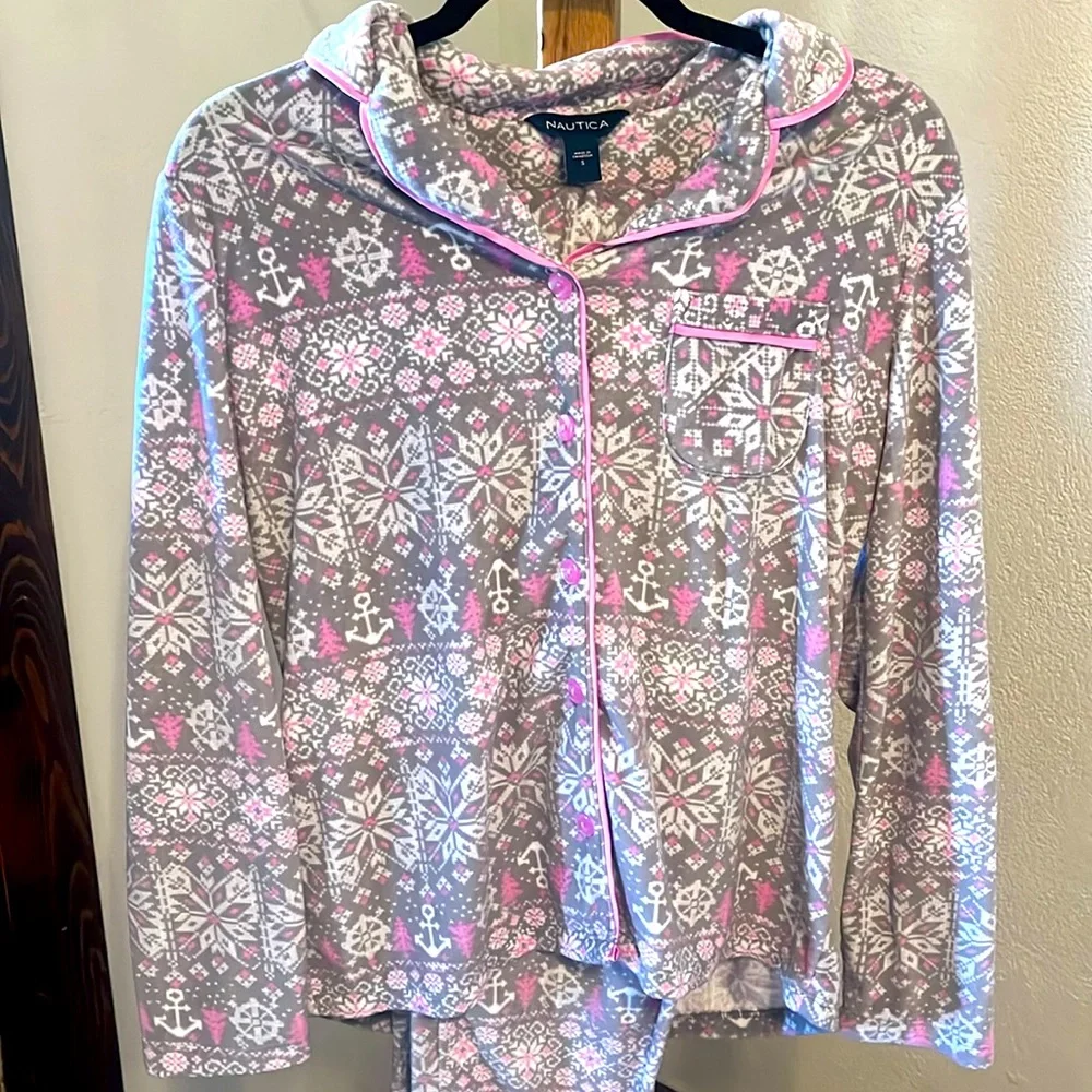 Nautica Christmas/winter pajamas - Picture 1 of 8